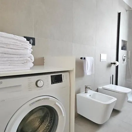 아파트 Spettacolare Vista E Giardino Privato *
